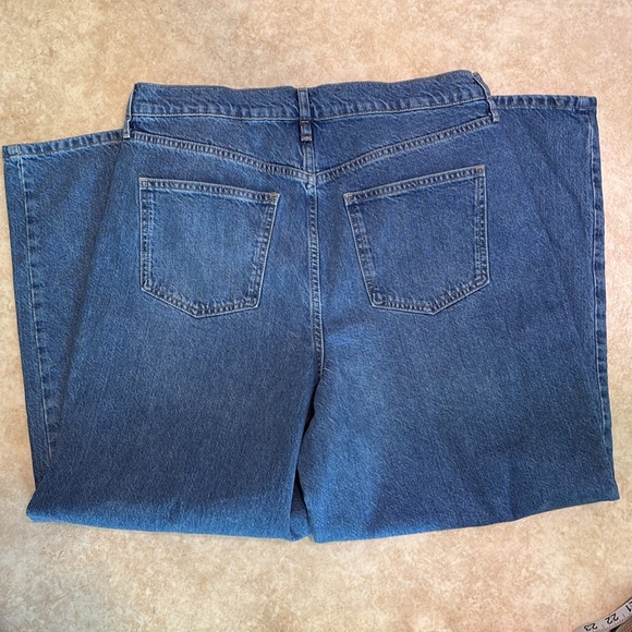 Boden High rise Slouch wide jeans. Slouch is a relaxed fit through hips, thighs - Picture 9 of 14